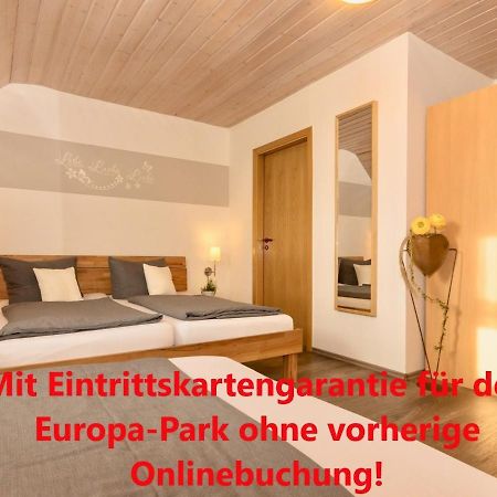 Отель Gastehaus Gluck Wir Haben Immer Eintrittskarten Fur Den Europa-Park Fur Sie! Руст Экстерьер фото