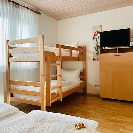 Отель Gastehaus Gluck Wir Haben Immer Eintrittskarten Fur Den Europa-Park Fur Sie! Руст Экстерьер фото